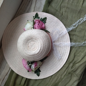 Ροζ καπέλο ρομαντικό με λουλούδια και δαντέλα - διακοσμητικά