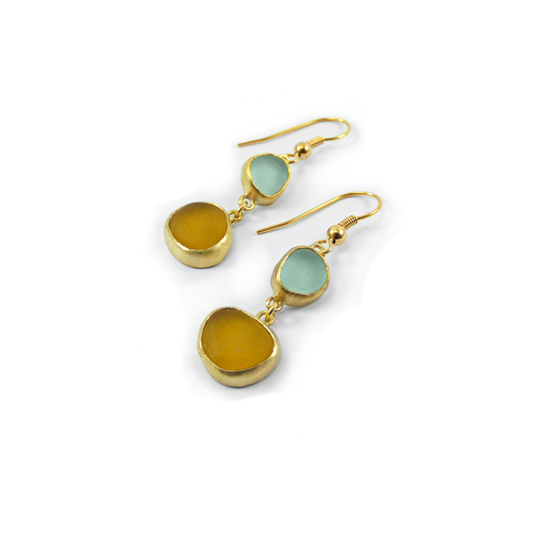 "Multi Colour Seaglass earrings" - Xειροποίητα επίχρυσα 18κ ματ σκουλαρίκια με φυσικά γαλάζια - κίτρινα γυαλάκια της θάλασσας! - γυαλί, επιχρυσωμένα, κρεμαστά, γάντζος