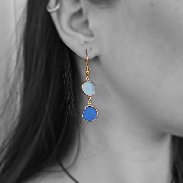 "Multi Colour Seaglass earrings" - Xειροποίητα επίχρυσα 18κ ματ σκουλαρίκια με φυσικά γαλάζιο - μπλε γυαλάκια της θάλασσας!! - γυαλί, επιχρυσωμένα, κρεμαστά, γάντζος - 2
