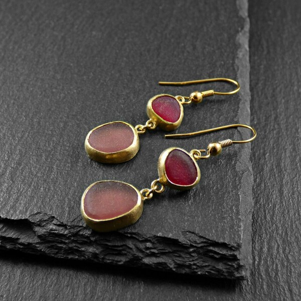 "Multi Colour Seaglass earrings" - Xειροποίητα επίχρυσα 18κ ματ σκουλαρίκια με φυσικά ροζ - κόκκινα γυαλάκια της θάλασσας! - γυαλί, επιχρυσωμένα, κρεμαστά, γάντζος - 2