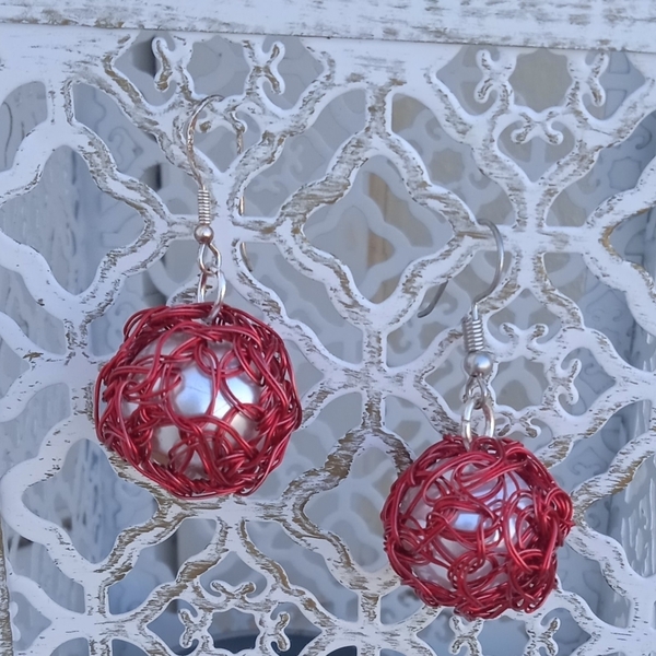 Wire crochet κόκκινα σκουλαρίκια με γάντζους - χαλκός, κρεμαστά, γάντζος, πλεκτά - 3
