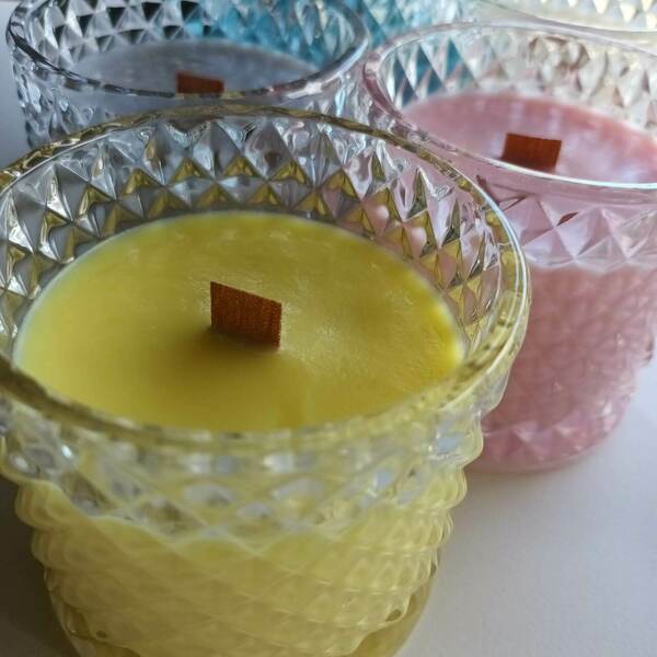 Κερί σόγιας με ξύλινο φυτίλι σε γυάλινο στρογγυλό σκαλιστό βάζο με ξύλινο καπάκι - αρωματικά κεριά, γιορτή της μητέρας, κερί σόγιας, vegan κεριά - 5