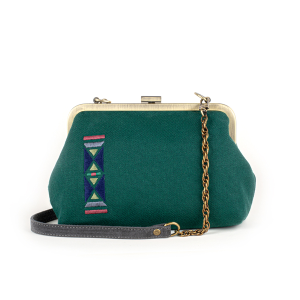 Clutch τσάντα σε πράσινο χρώμα με χειροποίητο κέντημα - ύφασμα, clutch, ώμου, all day, μικρές