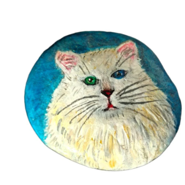 Άσπρη γάτα ζωγραφισμένη σε διακοσμητική πέτρα. Διαστάσεις 5χ6 εκ. - ζωγραφισμένα στο χέρι, πέτρα, γάτα, διακοσμητικά, βότσαλα