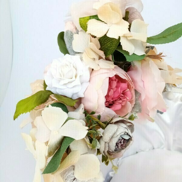 Ανοιξιάτικο καλάθι άσπρο με ροζ και ιβουάρ λουλούδια - ξύλο, διακοσμητικά, ψάθινα - 4