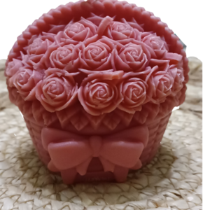 Χειροποίητο αρωματικό κερί σόγιας, καλάθι με τριαντάφυλλα σε ροζ χρώμα με το λουλουδενιο ανοιξιάτικο άρωμα spring blossom - αρωματικά κεριά, soy candles