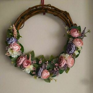 Στεφάνι με τριαντάφυλλα, γεράνια και πασχαλιά - στεφάνια - 3