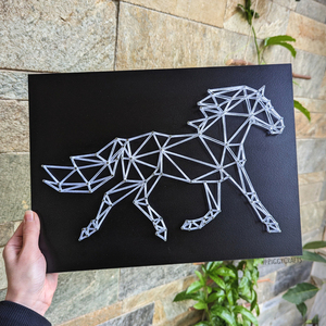 Ξύλινο κάδρο με καρφιά & κλωστές "Polygon Horse" 35x27cm - πίνακες & κάδρα, γεωμετρικά σχέδια, minimal - 2