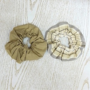 Σετ scrunchies 2 τεμ. βαμβακερά, ριγέ και μπεζ - ύφασμα, σετ δώρου, δώρα για γυναίκες, λαστιχάκια μαλλιών - 3