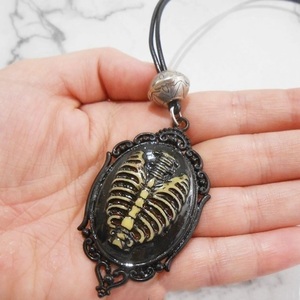 Μενταγιόν με cameo και μεταλλικές χάντρες Skeleton ribcage necklace - χάντρες, ατσάλι, μεταλλικά στοιχεία, μενταγιόν - 5
