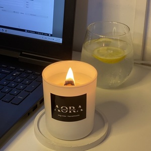 Χειροποίητο αρωματικό κερί σόγιας σε μαύρο/λευκό ματ δοχείο - αρωματικά κεριά - 2