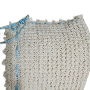 Πλεκτή χειροποίητη βρεφική κουβερτούλα με γαλάζια κορδέλα 75Χ53 - κουβέρτες - 3