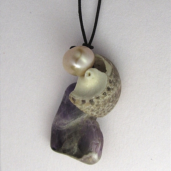 Amethyst necklace. - ημιπολύτιμες πέτρες, μαργαριτάρι, κοχύλι