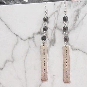 Σκουλαρίκια με μεταλλικά στοιχεία και γυάλινες χάντρες κρεμαστά Long Metallic Earrings - γυαλί, χάντρες, μεταλλικά στοιχεία, κρεμαστά, γάντζος - 3