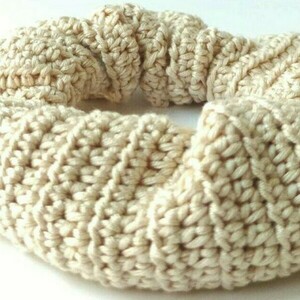 makeba handmade πλεκτό scrunchie μπεζ - νήμα, λαστιχάκια μαλλιών - 2