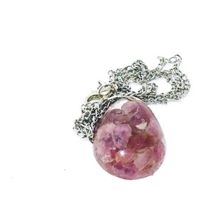 Μενταγιόν από υγρό γυαλί με φυσικό Ρουμπελίτη (ροζ Τουρμαλίνησ) - ημιπολύτιμες πέτρες, κοντά, ατσάλι, μενταγιόν