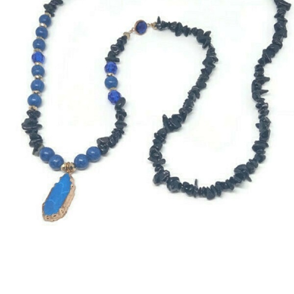 μακρύ κολιέ με ημιπολύτιμες πέτρες τσιπς σε μαύρο χρώμα ,χαολίτη σε μπλε χρώμα και κρύσταλλα σε χρυσό και μπλε - ημιπολύτιμες πέτρες, χαολίτης, χάντρες, μακριά, ροζάριο - 2