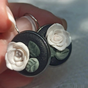 White Roses - πηλός, λουλούδι, ατσάλι, κρεμαστά, γάντζος - 3