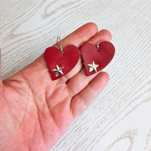 Δερμάτινα σκουλαρίκια με καρδιά, 5εκ. - δέρμα, καρδιά, μικρά, boho, γάντζος - 3