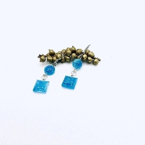 Χειροποίητα κρεμαστά γαλάζια σκουλαρίκια με gliter από υγρό γυαλί 5 * 1εκ. - μικρά, ατσάλι, κρεμαστά, γάντζος, φθηνά - 2