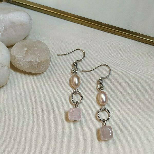 Σκουλαρίκια με ροζ χαλαζία και μαργαριτάρια - ημιπολύτιμες πέτρες, μαργαριτάρι, ατσάλι, κρεμαστά - 2