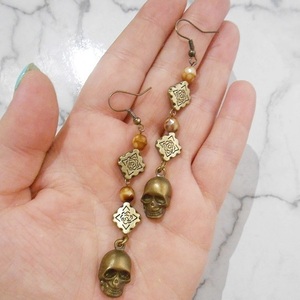 Σκουλαρίκια με μεταλλικά στοιχεία και χάντρες Bronze Skull Earrings - χάντρες, μπρούντζος, μεταλλικά στοιχεία, κρεμαστά, γάντζος - 4