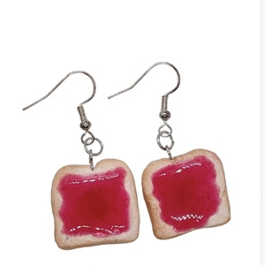 Σκουλαρίκια Φέτα ψωμιού από πολυμερικό πηλό με μαρμελάδα ροζ ρητίνης - πηλός, κρεμαστά, γάντζος
