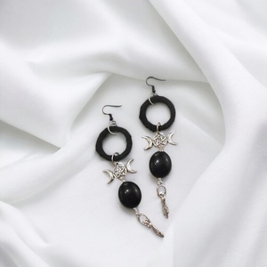 Σκουλαρίκια με charms και χάντρες, κρεμαστά Triple moon Moon goddess - δαντέλα, πλαστικό, χάντρες, κρεμαστά, μεγάλα