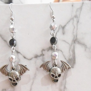 Σκουλαρίκια με μεταλλικά στοιχεία, charms και γύαλινες χάντρες Skull Demon Earrings - ημιπολύτιμες πέτρες, χάντρες, μεταλλικά στοιχεία, κρεμαστά, γάντζος - 3