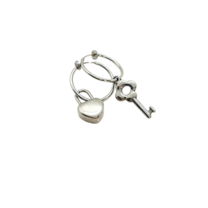 Σκουλαρίκια κρίκοι ατσάλινοι "Λουκέτο και Κλειδί" - 18mm - κλειδί, κρίκοι, ατσάλι, μεγάλα - 2