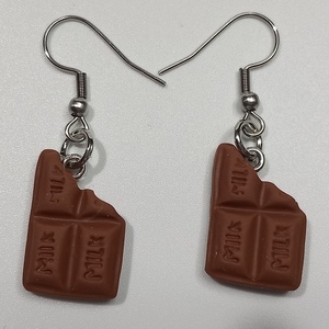 Σκουλαρίκια Bitten Chocolate Bar - Χειροποίητα κρεμαστά σκουλαρίκια από πολυμερικό πηλό - πηλός, μικρά, ατσάλι, κρεμαστά, φθηνά - 2