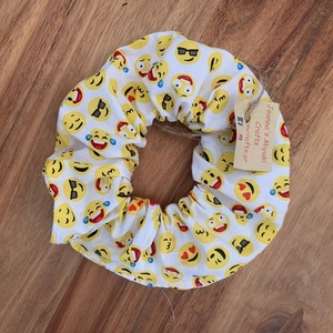 Scrunchie Emoji - ύφασμα, για τα μαλλιά, δώρα για γυναίκες, λαστιχάκια μαλλιών - 2