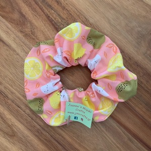 Scrunchie Λεμόνια - ύφασμα, δώρα για γυναίκες, λαστιχάκια μαλλιών - 2