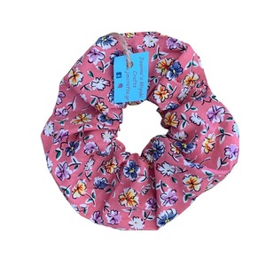 Scrunchie Λουλούδια σε Ροζ - ύφασμα, λουλούδια, για τα μαλλιά, δώρα για γυναίκες, λαστιχάκια μαλλιών