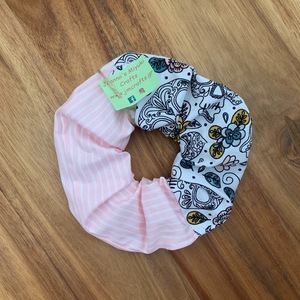 Scrunchie Νεκροκεφαλές & Ριγέ ροζ - ύφασμα, για τα μαλλιά, δώρα για γυναίκες, λαστιχάκια μαλλιών - 2