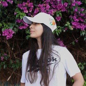 Καπέλο λευκό με κεντημένα λουλούδια πορτοκάλι αποχρώσεων - ύφασμα - 3