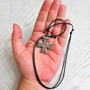 Μαλτέζικος σταυρός σε μαύρο snake cord - κολιέ, κορδόνια, δώρα για άντρες, σταυροί - 4