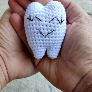 Αναμνηστικό πλεκτό δοντακι για την νεράιδα των δοντιών - δώρο, amigurumi - 3