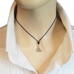 Cord necklace μαύρο με το κέλτικο σύμβολο Triquetra - ορείχαλκος, minimal, κοντά, boho - 3