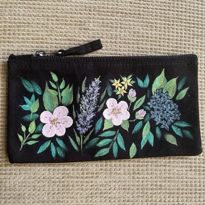 Κασετίνα - νεσεσέρ βαμβακερή, ζωγραφισμένη στο χέρι δώρο δασκάλας 20*11 cm λουλούδια μαύρη - ύφασμα, κασετίνες, καλλυντικών, υφασμάτινο νεσεσέρ - 5