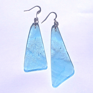 Μοναδικά σκουλαρίκια από γυαλί βιτρώ σε γαλάζιο χρώμα - γυαλί, βιτρώ, γάντζος - 2