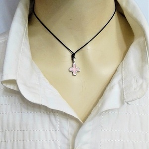 Cord necklace μαύρο με vintage μεταλλικό σταυρό και ροζ σμάλτο, 34εκ. - ορείχαλκος, σταυρός, κοντά, boho - 3