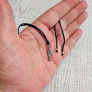 Cord necklace μαύρο με ψαράκι - ορείχαλκος, ψάρι, minimal, κοντά, boho - 5