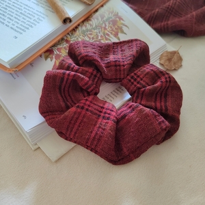 Χειροποίητα υφασμάτινα καρό scrunchies λαστιχάκια μαλλιών σε τερακοτα και ώχρα 2τμχ normal size - ύφασμα, ιδεά για δώρο, λαστιχάκια μαλλιών - 5