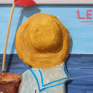 Κορνιζάκι με παιδάκι και καράβι φτιαγμένο από πηλό και ακρυλικά. Διαστάσεις 20χ15 εκ - ξύλο, πηλός, καραβάκι, κορνίζες - 5