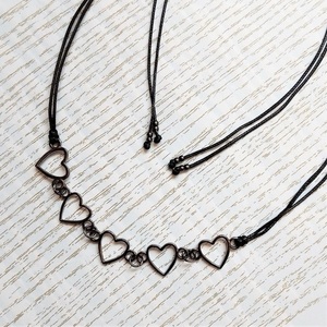 Cord necklace μαύρο, με καρδιές, 35εκ. - ορείχαλκος, καρδιά, κοντά, boho, δώρα για γυναίκες - 4