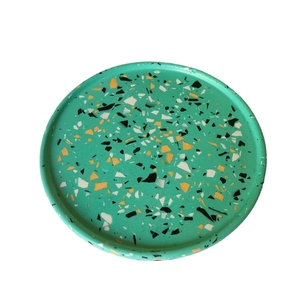 Πολύχρωμο διακοσμητικό πλατό 16cm σε πράσινη απόχρωση από οικολογική ρητίνη / jesmonite terrazzo coaster - ρητίνη, πιατάκια & δίσκοι