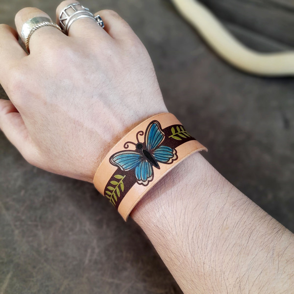 Φαρδύ Γυναικείο Δερμάτινο Βραχιόλι Πεταλούδα - δέρμα, ζωγραφισμένα στο χέρι, πεταλούδα, boho, αυξομειούμενα - 3