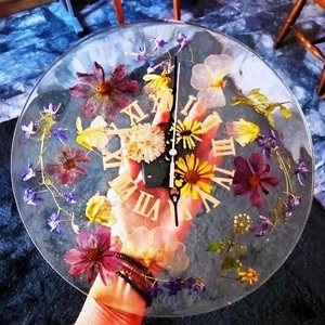 Ρολόι τοίχου από υγρό γυαλί και φυσικά αποξηραμένα λουλούδια. Διάμετρος 29 εκ. - γυαλί, τοίχου, επιτραπέζια - 3