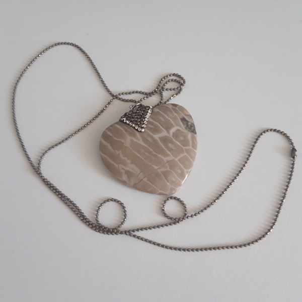 Μεγαλη πετρινη καρδια με pavestrass - ημιπολύτιμες πέτρες, καρδιά, μακριά, μενταγιόν - 3